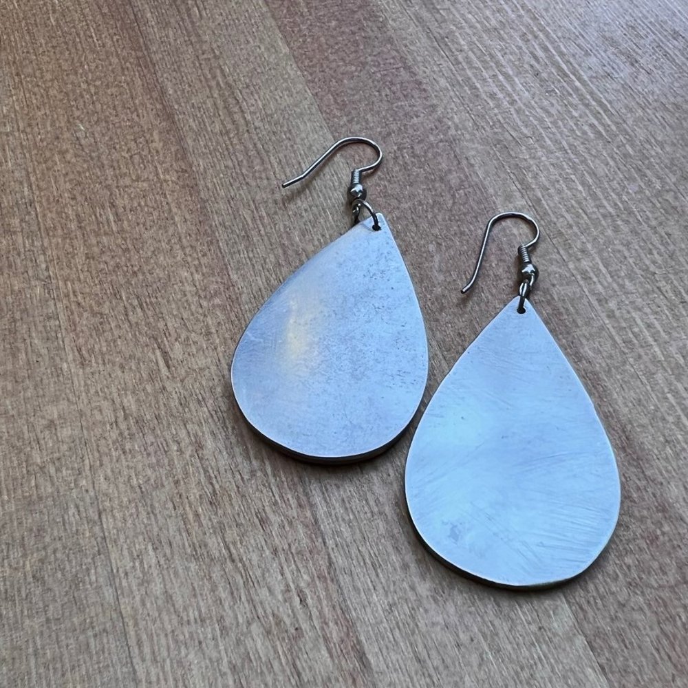 Dangle Teardrop Shell And Abalone Earrings - image 5